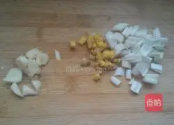 糖醋丸子的做法图解2