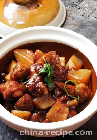 The recipe for braised lamb and radish