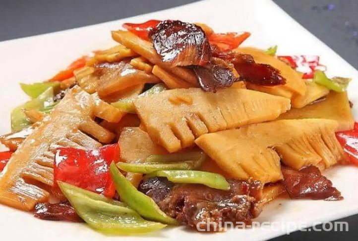The method of making sliced preserved pork and bamboo shoots