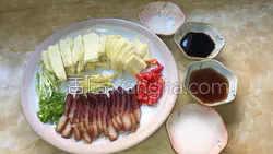 腊肉爆笋片的做法图解1