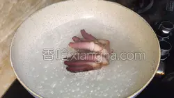 腊肉爆笋片的做法图解2