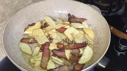 腊肉爆笋片的做法图解6