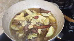 腊肉爆笋片的做法图解7