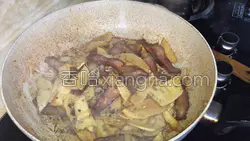 腊肉爆笋片的做法图解8