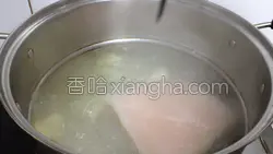 砂锅酸菜白肉的做法图解6