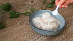 剁椒巴沙鱼的做法图解1
