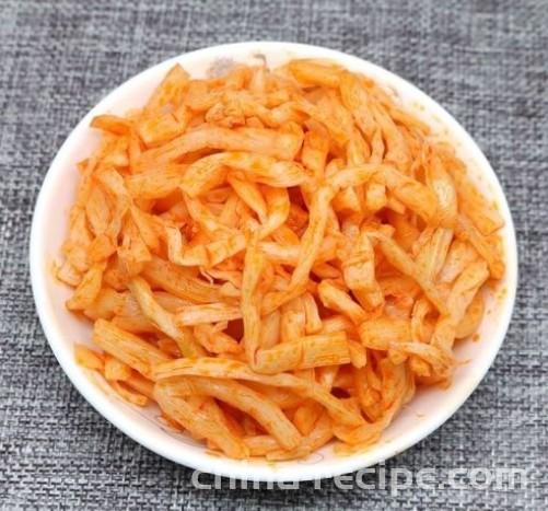 The method of making sour and spicy shredded green bamboo shoots