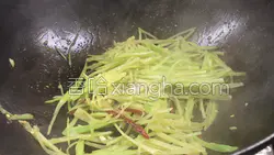 酸辣青笋丝的做法图解6