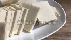 小炒千页豆腐的做法图解1