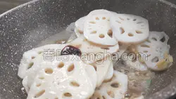 炝拌藕片的做法图解11