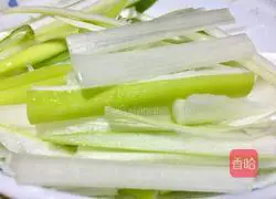 香菇酱辣炒雪豆的做法图解4