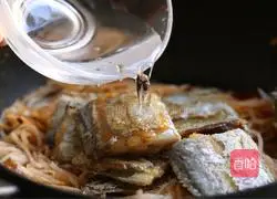 萝卜丝带鱼的做法图解12