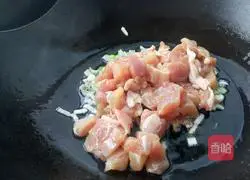 宝宝果蔬鸡丁的做法图解7