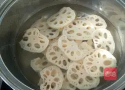 麻辣香锅藕片的做法图解3