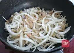 洋葱辣椒炒肉皮的做法图解8