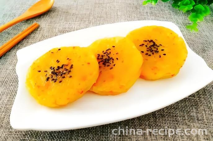 The method of making potato and lotus root cakes