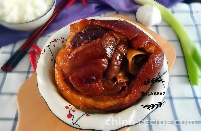 The method of braised wild boar elbow