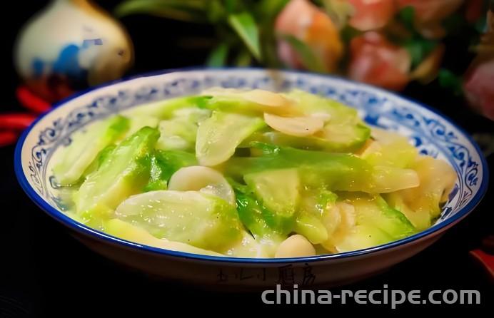 The method of making vegetarian braised baby bok choy