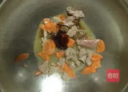 白菜炒胡萝卜的做法图解3