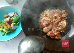 啤酒焖鸡盖饭的做法图解6