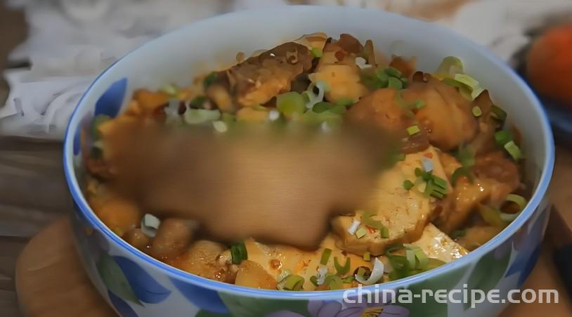 The method of stewing tofu with sea bream