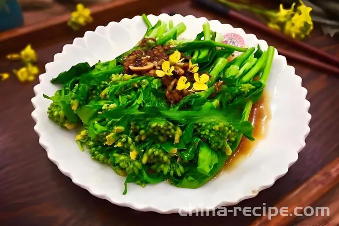 Method of making oyster sauce, garlic paste, field rapeseed flowers