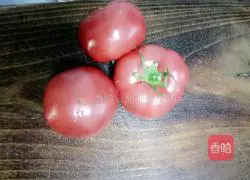 西红柿炒鸡蛋黑木耳的做法图解1