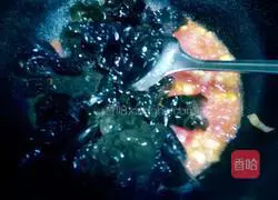 西红柿炒鸡蛋黑木耳的做法图解11