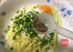 千丝万缕鸡蛋土豆丝饼的做法图解3