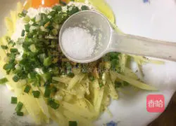 千丝万缕鸡蛋土豆丝饼的做法图解5