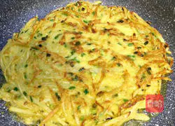 千丝万缕鸡蛋土豆丝饼的做法图解9