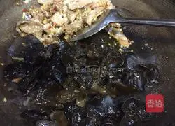 泡椒三色木耳肉片的做法图解14