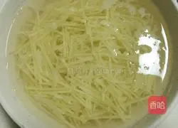 酸菜炒土豆丝的做法图解3