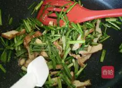 炸豆腐炒青蒜苗的做法图解8