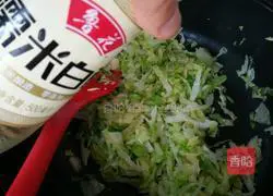 清炒甘蓝丝的做法图解8