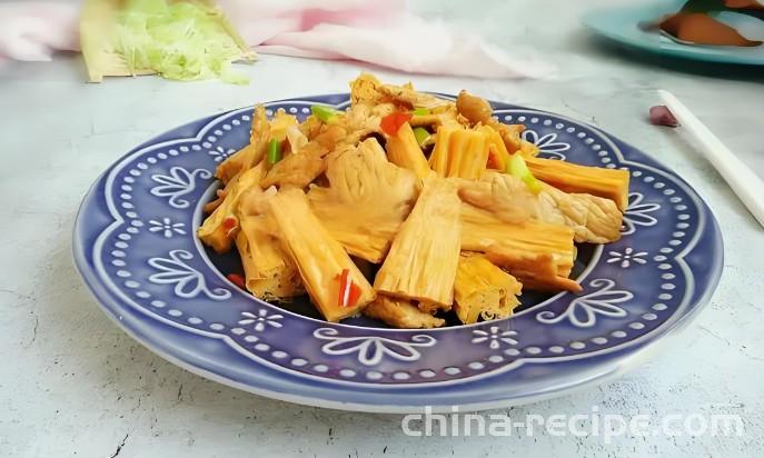 Stir fried Pork with Spicy Rolls of dried bean milk creams