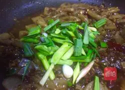 泡椒酸辣魔芋花的做法图解12
