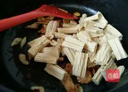 香辣腐竹炒肉的做法图解7