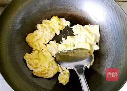 莴苣炒鸡蛋的做法图解3
