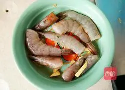 菠萝咕咾虾的做法图解4