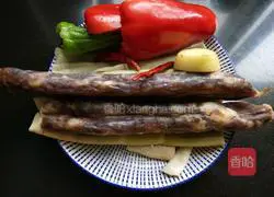 春笋炒腊肠的做法图解2