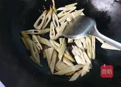 春笋炒腊肠的做法图解10