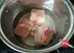 酱油炒五花肉的做法图解2