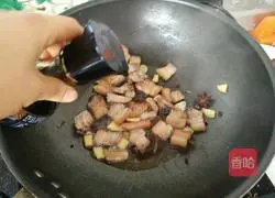 酱油炒五花肉的做法图解5
