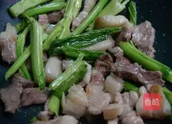 春菜炒肉的做法图解4