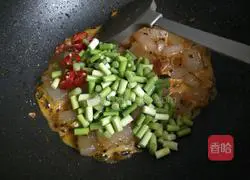 蒜薹煎凉粉的做法图解7