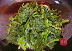 雪里蕻炖黄豆芽的做法图解7