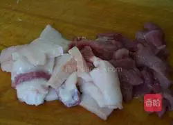 娃娃菜炒肉的做法图解2
