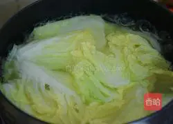 娃娃菜炒肉的做法图解3