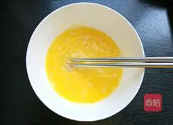 海鲜菇鸡蛋炒荷兰豆的做法图解4